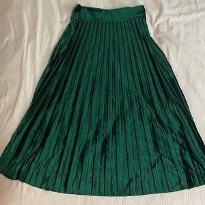 Velvet pleated midi